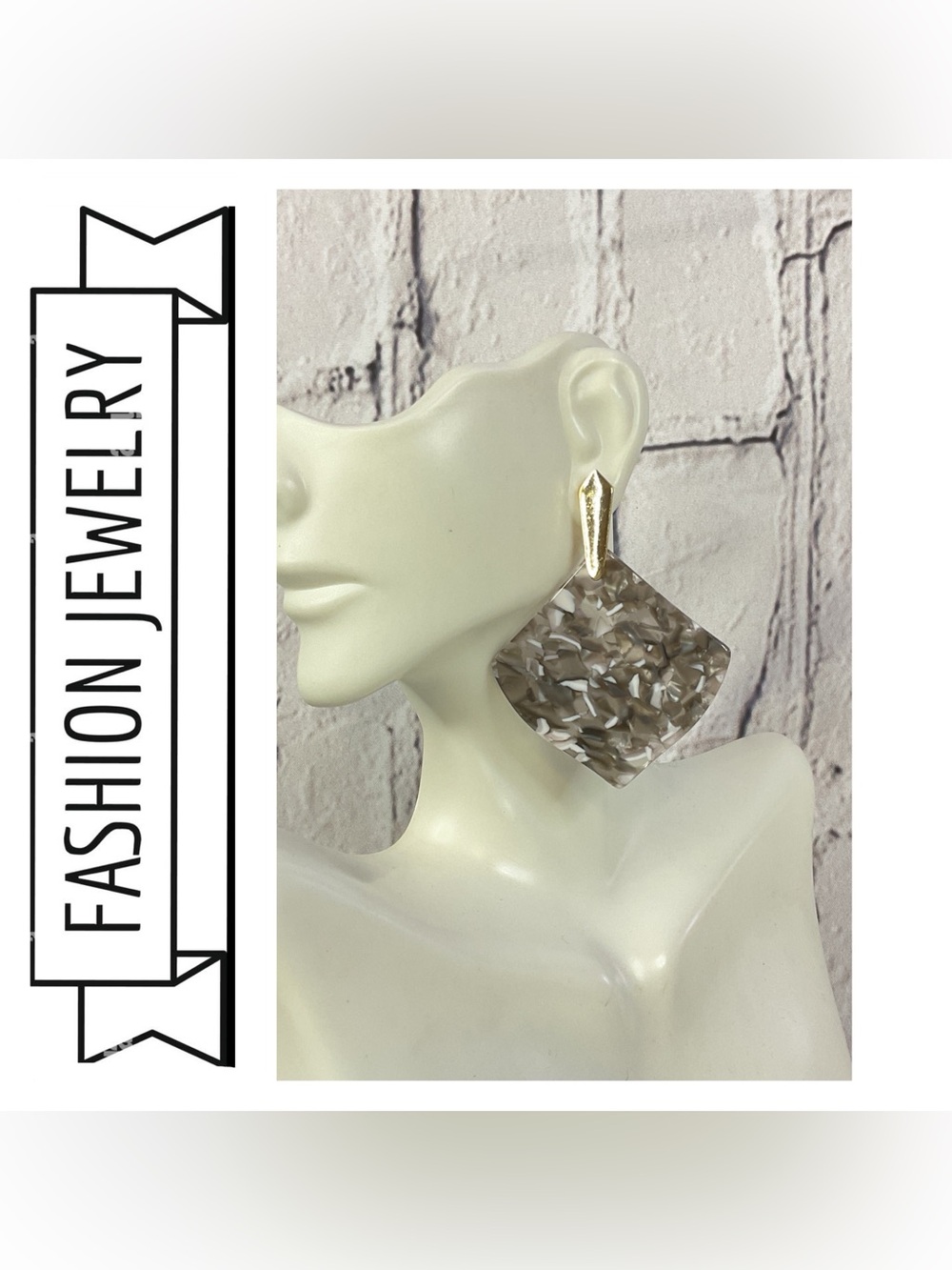 🌟🌟 Gold-Tone Gray Marbled Square Statement Drop Earrings